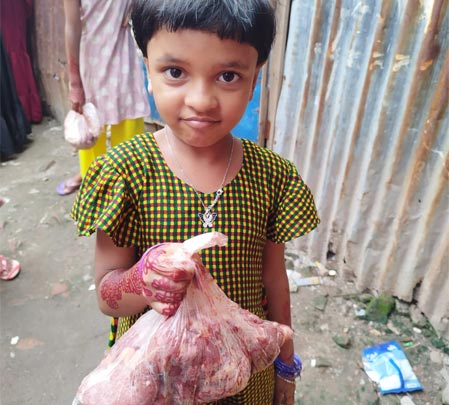 Akhi received qurbani meat