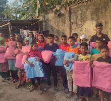 Kids in Mirpur received the blankets-2